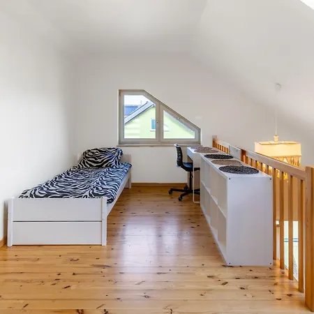 Family 5 Min Gdn Airport Lotnisko 24h Selfcheck In Apartamento